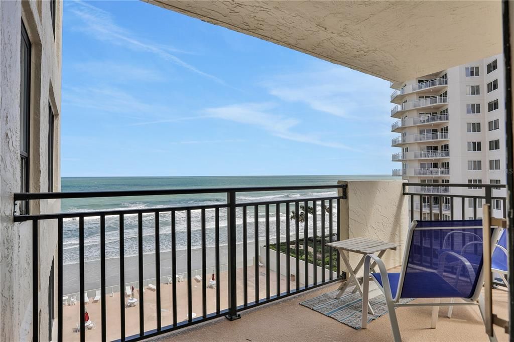 Active With Contract: $264,000 (1 beds, 1 baths, 865 Square Feet)