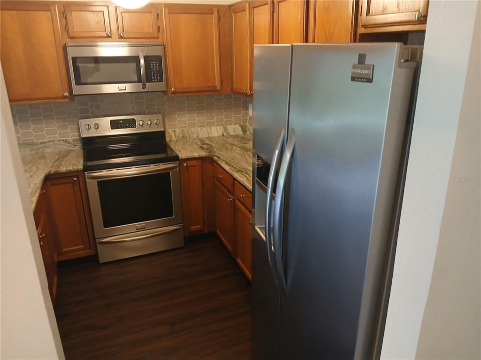 Active With Contract: $1,495 (1 beds, 1 baths, 667 Square Feet)