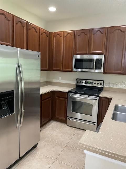 Active With Contract: $2,150 (3 beds, 2 baths, 1560 Square Feet)