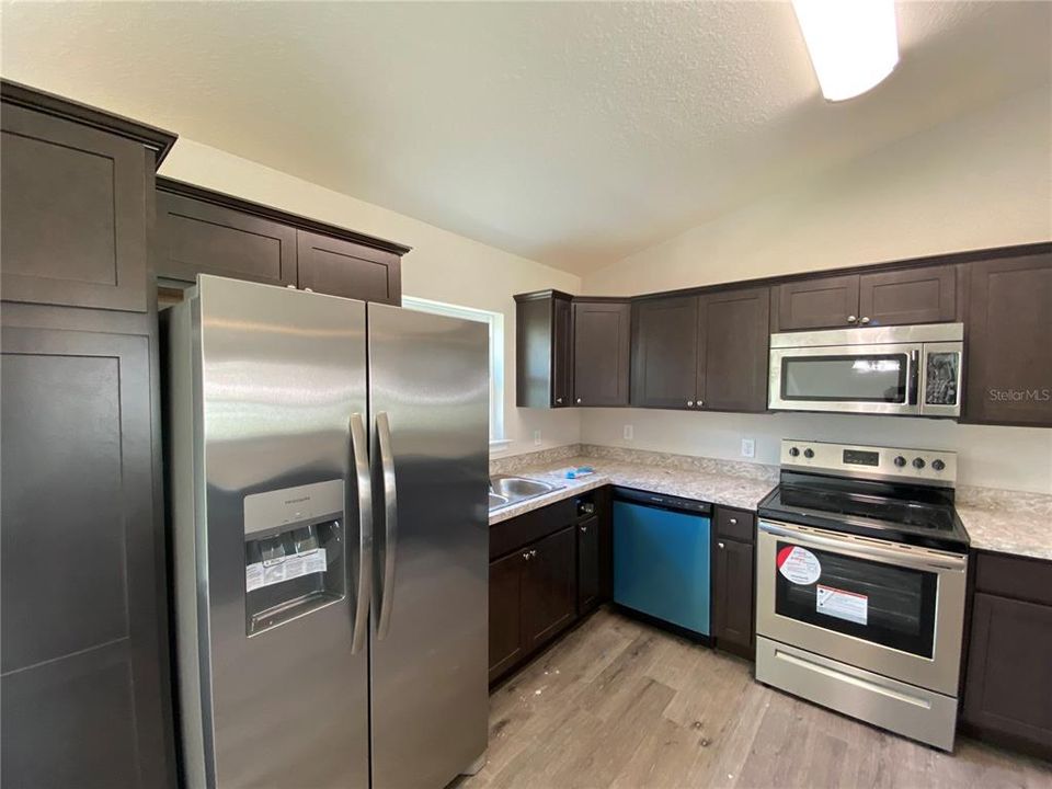 For Rent: $1,695 (3 beds, 2 baths, 1341 Square Feet)