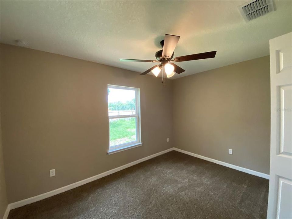 For Rent: $1,650 (3 beds, 2 baths, 1352 Square Feet)