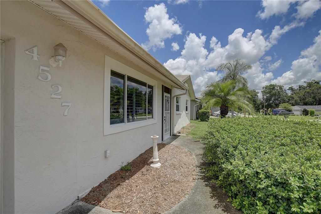 Active With Contract: $400,000 (3 beds, 2 baths, 1227 Square Feet)