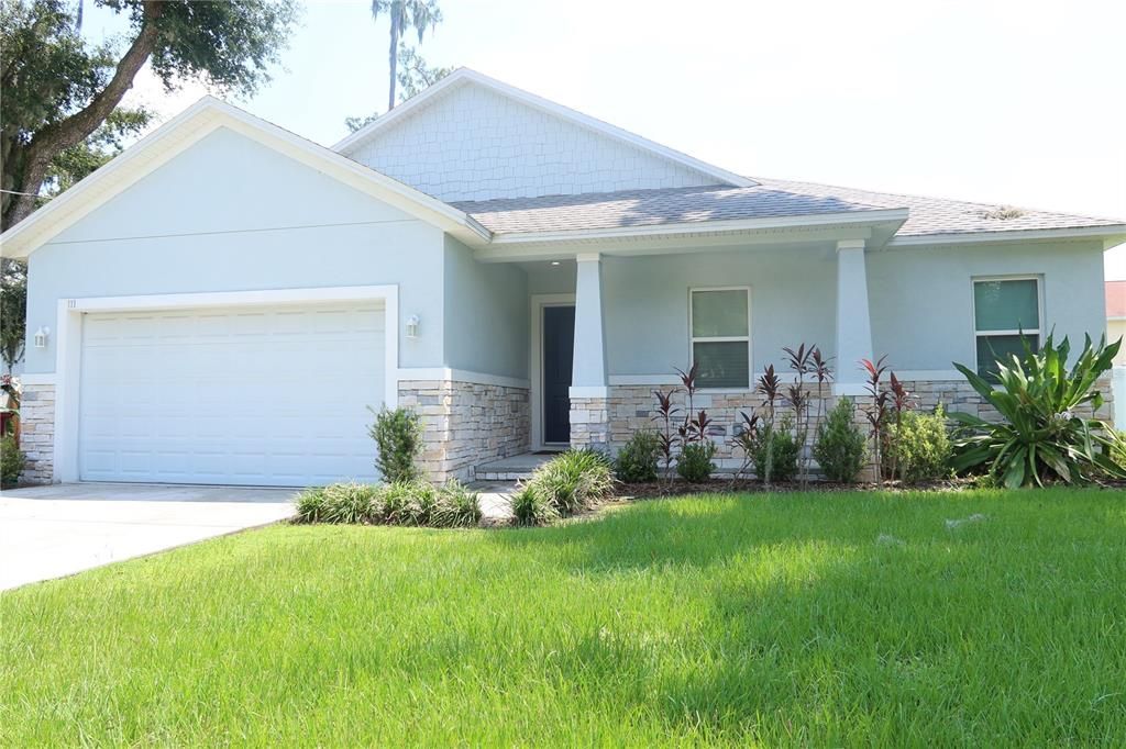 Active With Contract: $374,000 (3 beds, 2 baths, 1598 Square Feet)