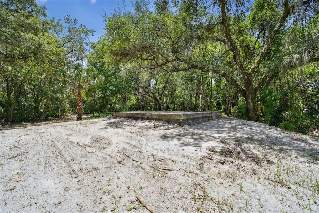 На продажу: $499,000 (1.32 acres)