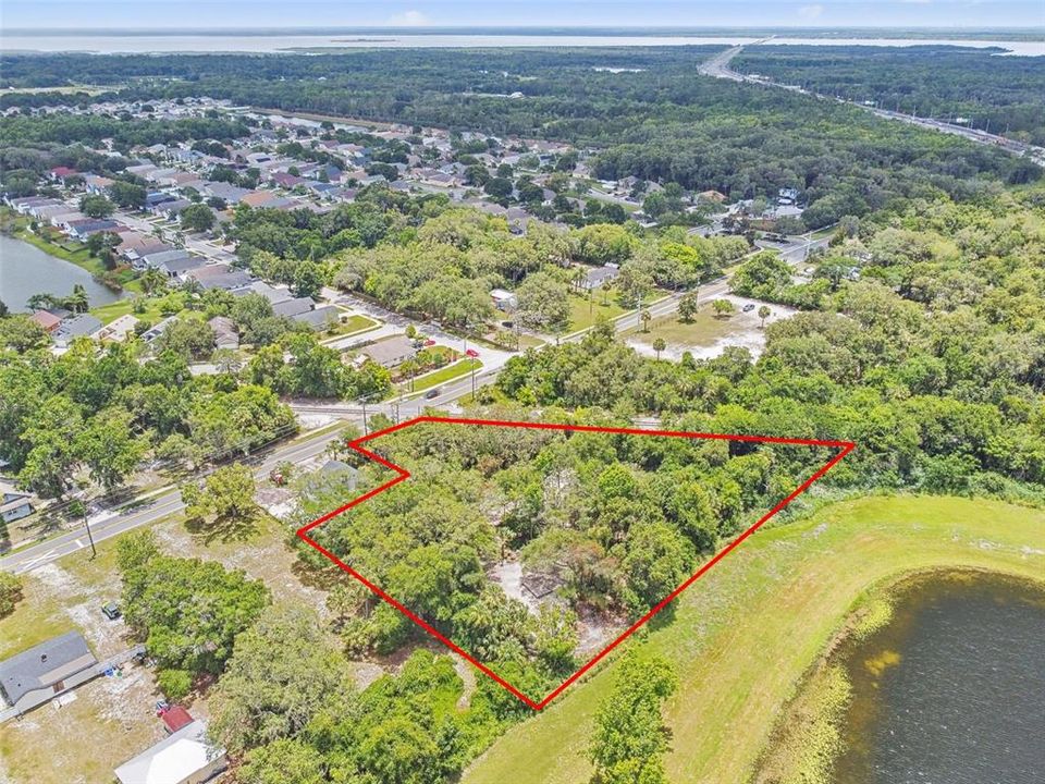 На продажу: $499,000 (1.32 acres)