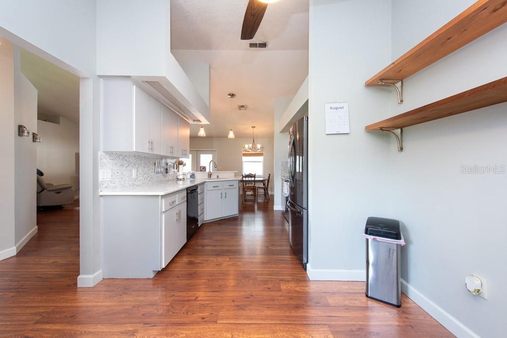 Active With Contract: $400,000 (4 beds, 2 baths, 1665 Square Feet)