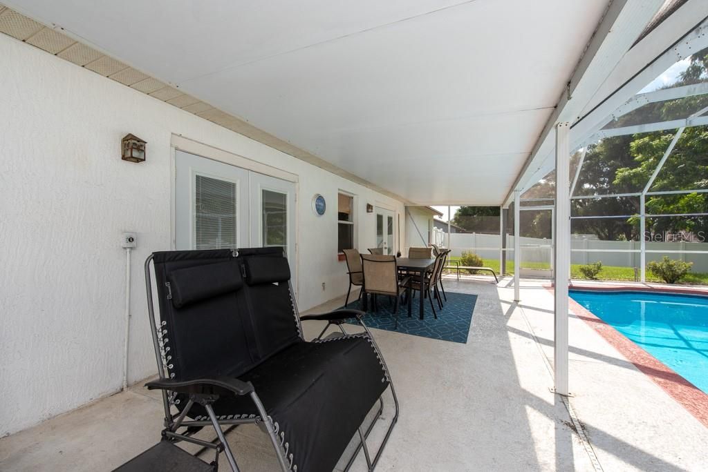 Active With Contract: $400,000 (4 beds, 2 baths, 1665 Square Feet)