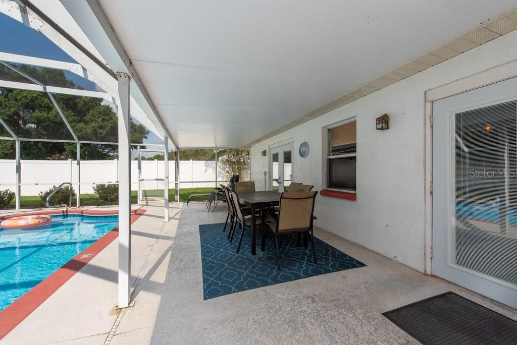 Active With Contract: $400,000 (4 beds, 2 baths, 1665 Square Feet)