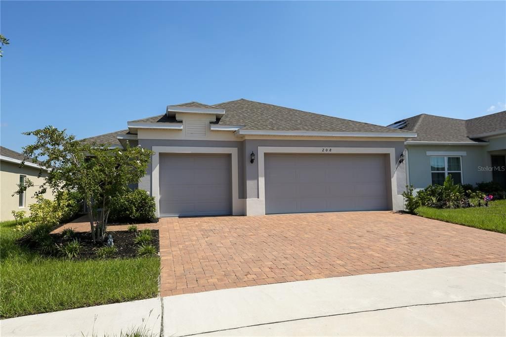 Active With Contract: $349,000 (4 beds, 2 baths, 1870 Square Feet)