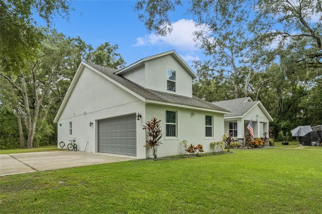 For Sale: $2,995,000 (3 beds, 2 baths, 2535 Square Feet)