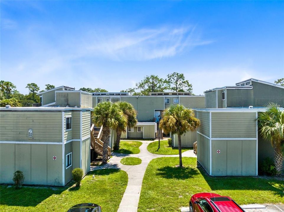 Active With Contract: $119,900 (1 beds, 1 baths, 785 Square Feet)