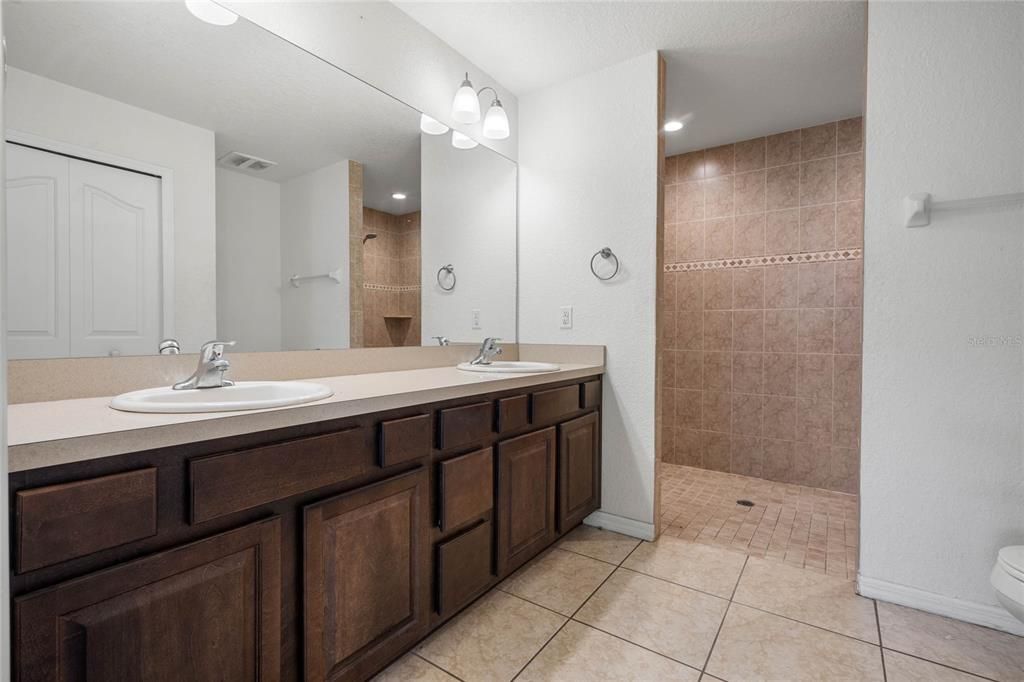 Active With Contract: $429,900 (4 beds, 2 baths, 2294 Square Feet)