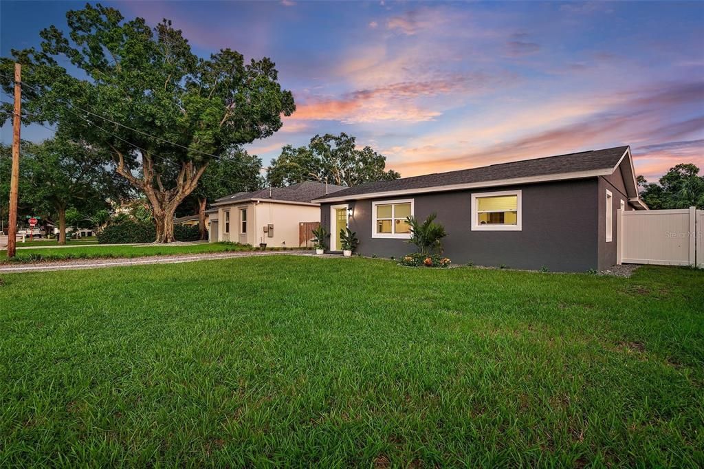 Active With Contract: $695,000 (3 beds, 2 baths, 1835 Square Feet)