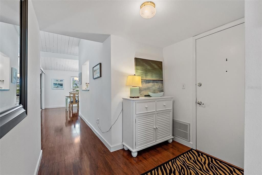 Active With Contract: $425,000 (2 beds, 2 baths, 1145 Square Feet)