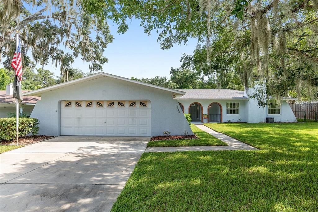 Active With Contract: $360,000 (3 beds, 2 baths, 1714 Square Feet)