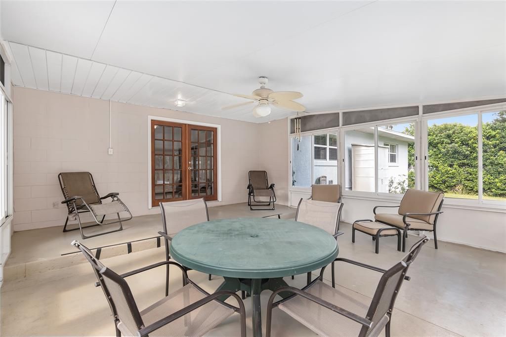 Active With Contract: $360,000 (3 beds, 2 baths, 1714 Square Feet)