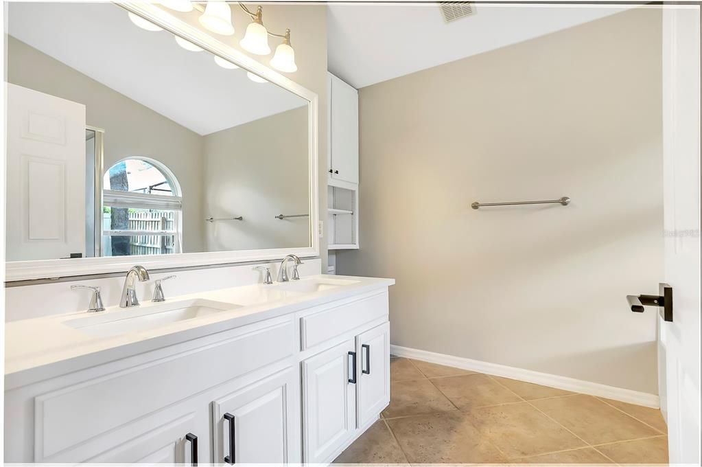 Active With Contract: $429,900 (3 beds, 2 baths, 1596 Square Feet)