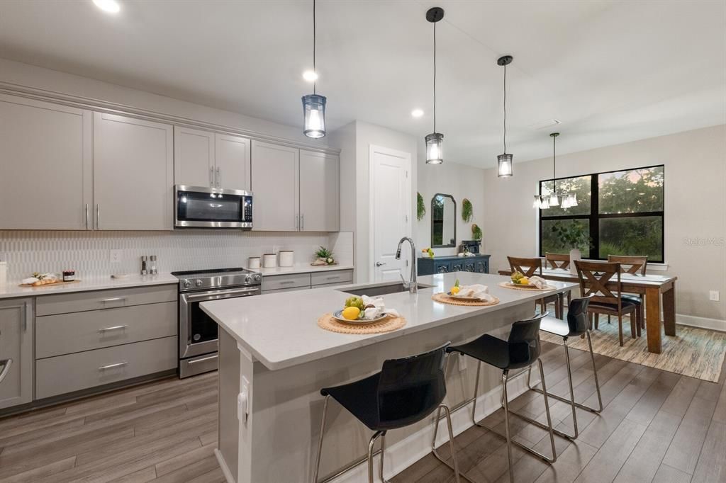 Active With Contract: $585,000 (5 beds, 3 baths, 2638 Square Feet)