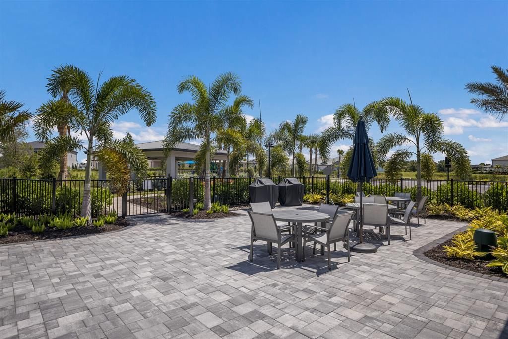 Active With Contract: $585,000 (5 beds, 3 baths, 2638 Square Feet)