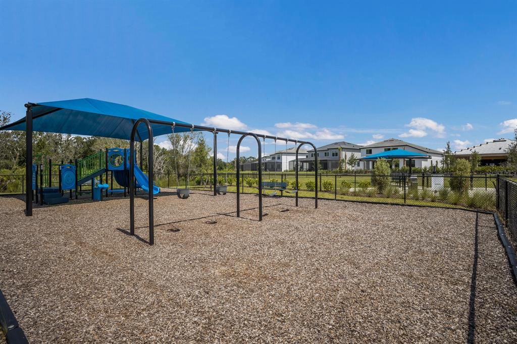 Active With Contract: $585,000 (5 beds, 3 baths, 2638 Square Feet)