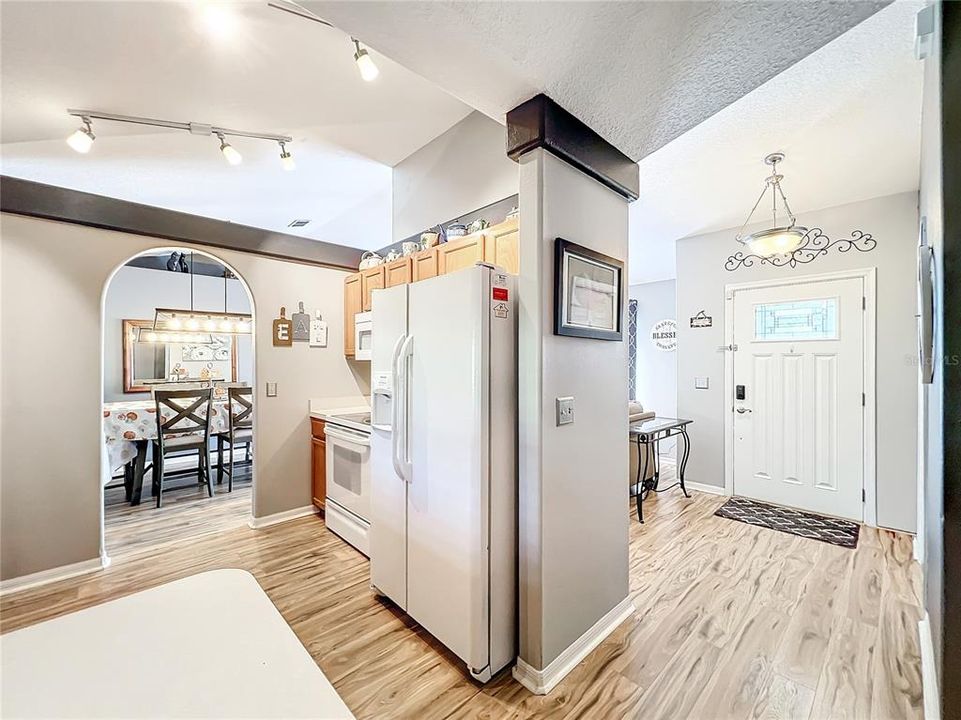 For Sale: $395,000 (4 beds, 2 baths, 1472 Square Feet)