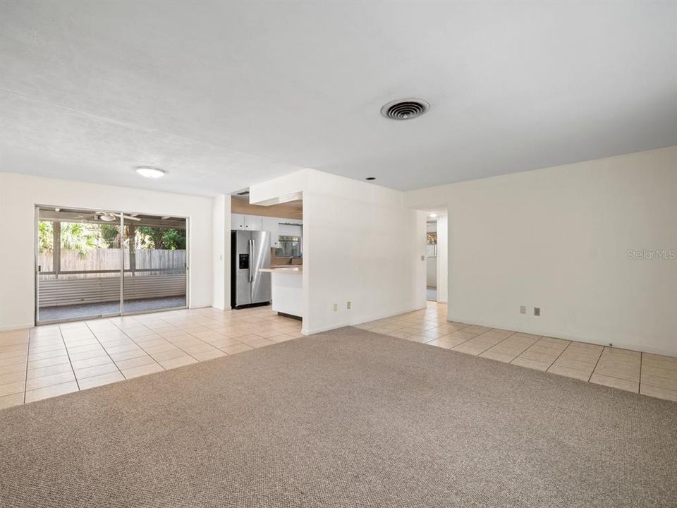 Active With Contract: $325,000 (2 beds, 1 baths, 1016 Square Feet)