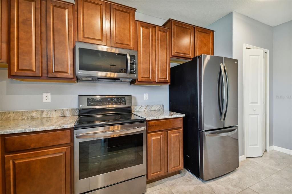 Active With Contract: $409,000 (4 beds, 2 baths, 2635 Square Feet)