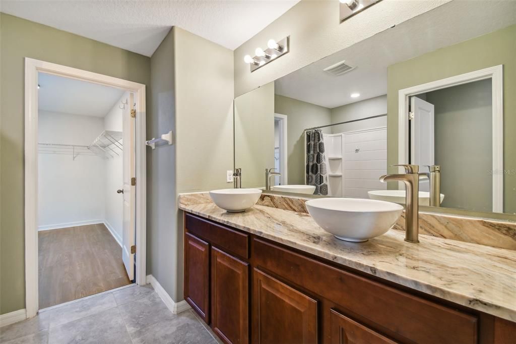 Active With Contract: $409,000 (4 beds, 2 baths, 2635 Square Feet)