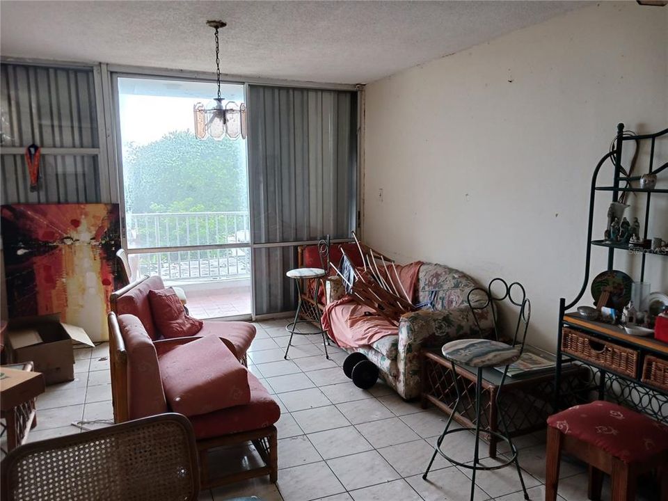 En Venta: $129,900 (3 camas, 2 baños, 1078 Pies cuadrados)