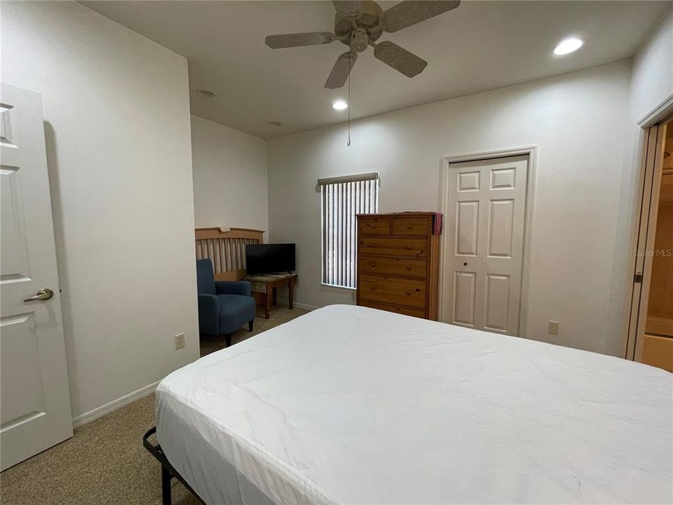 For Rent: $1,950 (2 beds, 2 baths, 1359 Square Feet)