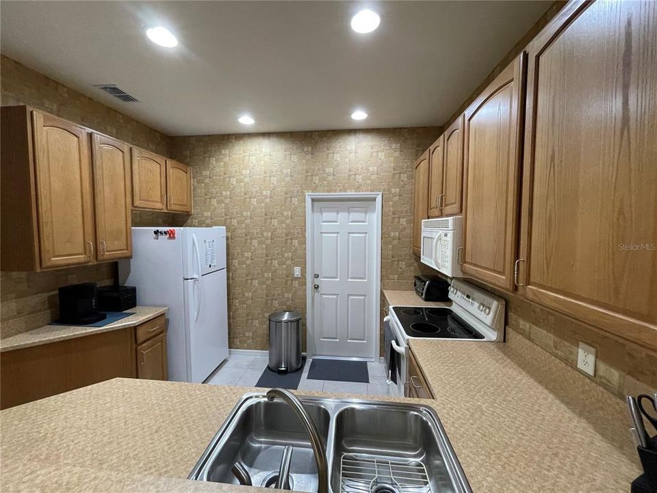 For Rent: $1,950 (2 beds, 2 baths, 1359 Square Feet)