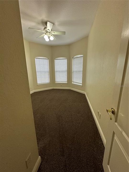 For Rent: $2,500 (3 beds, 2 baths, 2416 Square Feet)