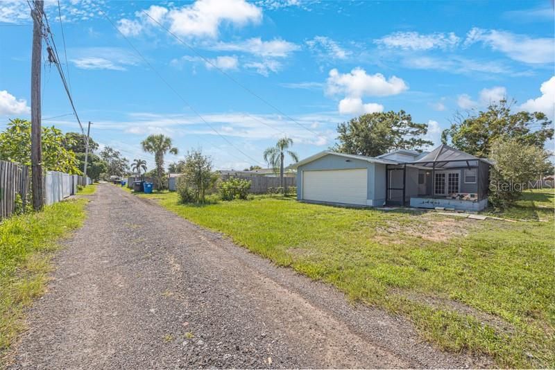 For Sale: $450,000 (3 beds, 2 baths, 1386 Square Feet)