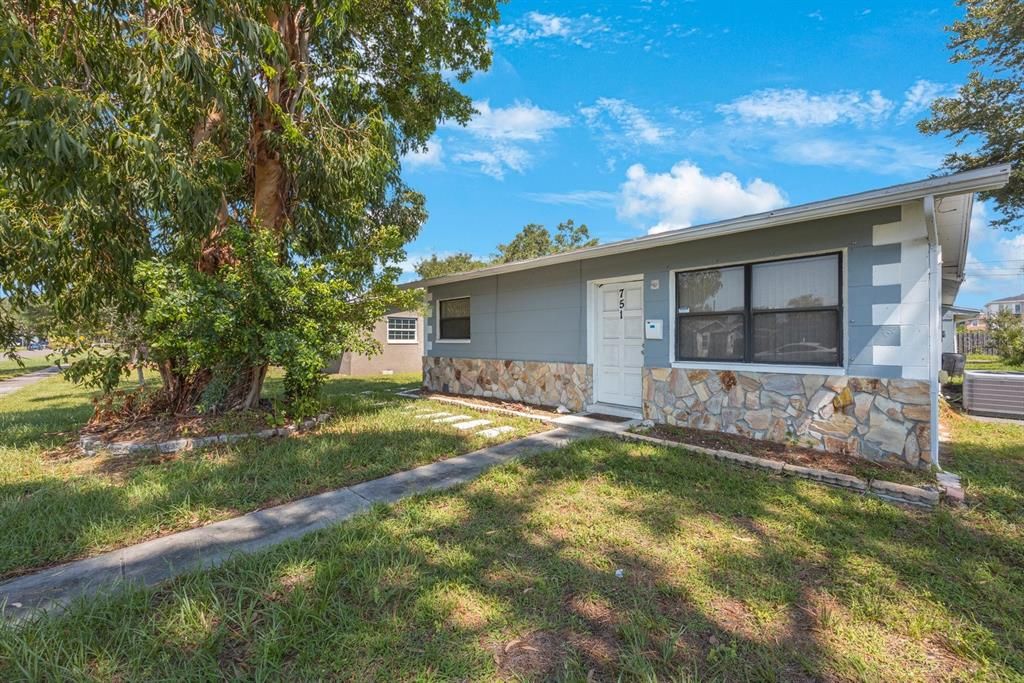 For Sale: $450,000 (3 beds, 2 baths, 1386 Square Feet)