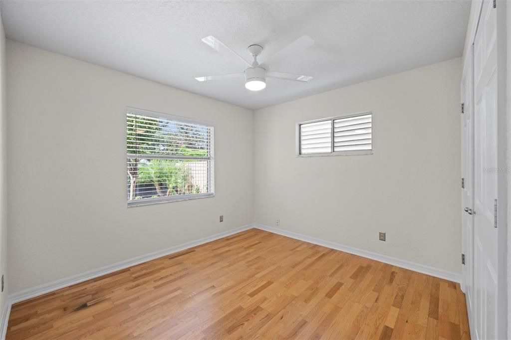 Active With Contract: $2,800 (3 beds, 2 baths, 1008 Square Feet)