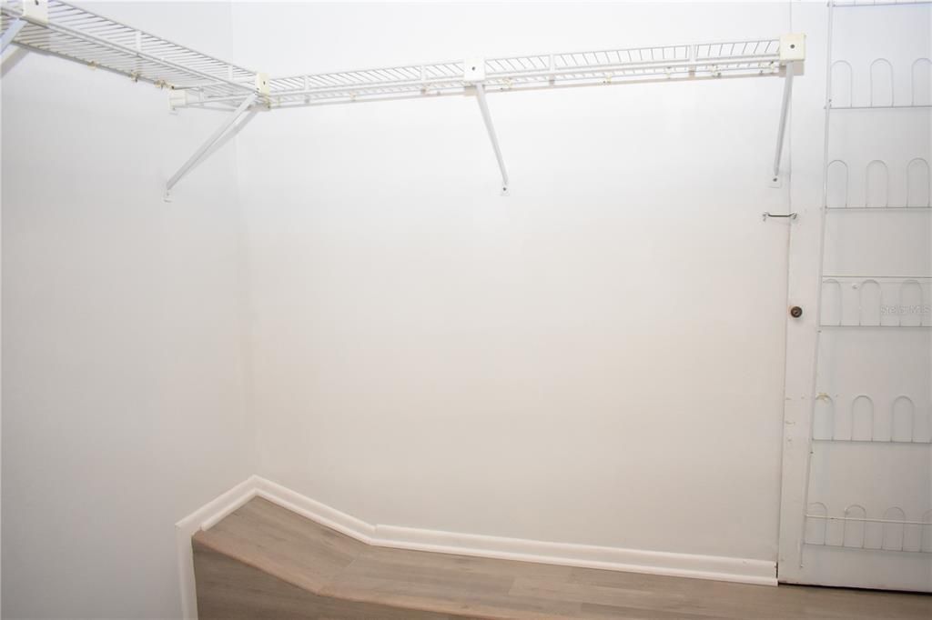 Walk-in Closet