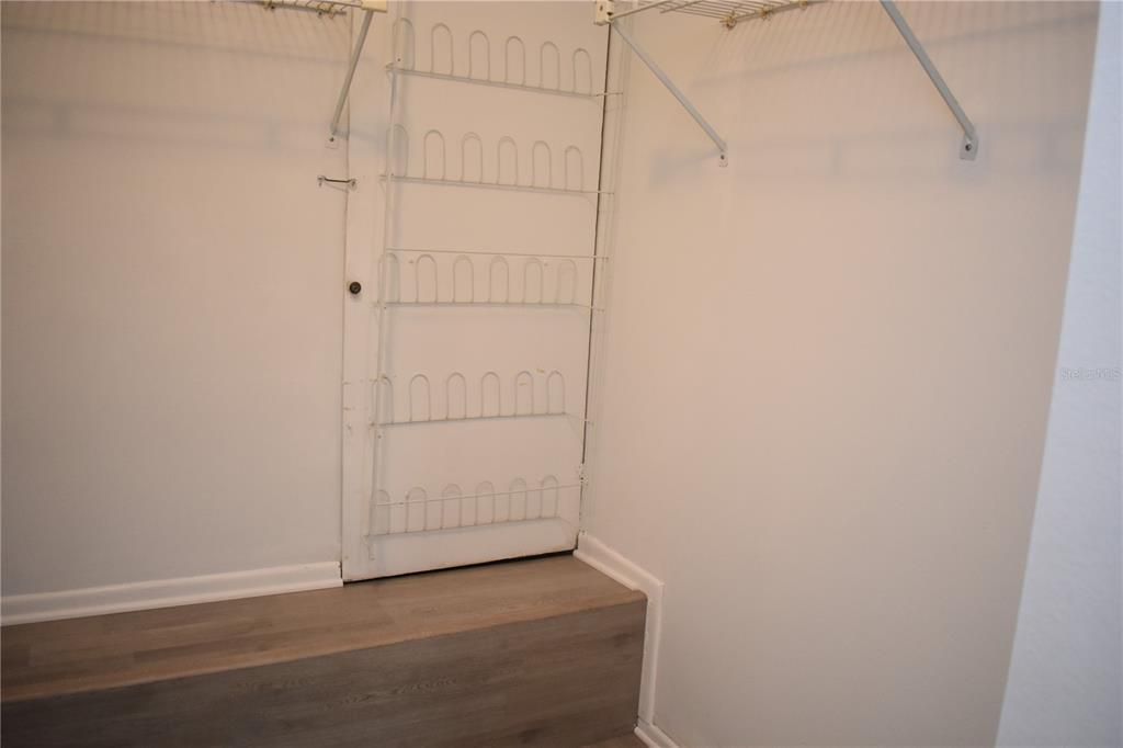 Walk-in Closet