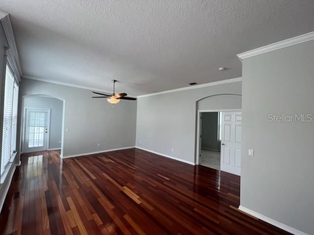 For Rent: $3,675 (4 beds, 2 baths, 2045 Square Feet)