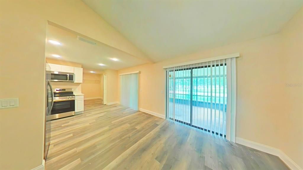 Active With Contract: $244,900 (2 beds, 2 baths, 1183 Square Feet)