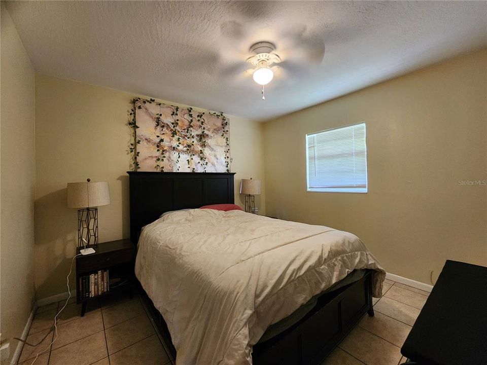 Active With Contract: $1,750 (2 beds, 1 baths, 900 Square Feet)