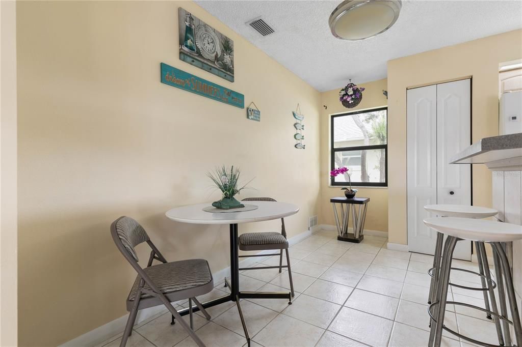 Active With Contract: $459,000 (3 beds, 2 baths, 1382 Square Feet)