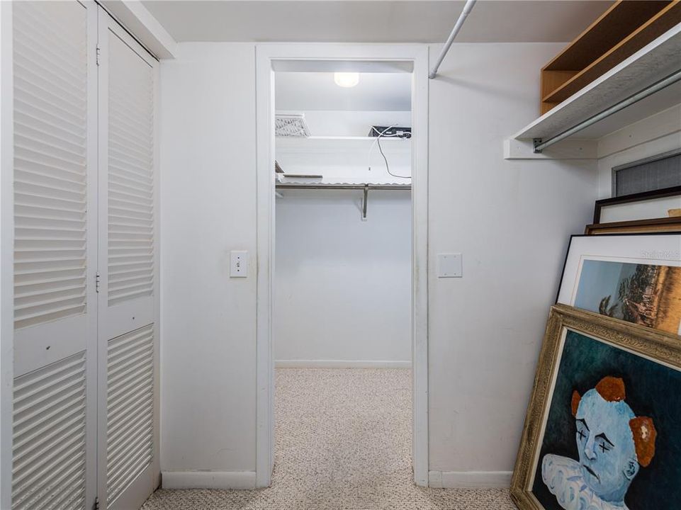 Active With Contract: $2,200 (2 beds, 2 baths, 1605 Square Feet)