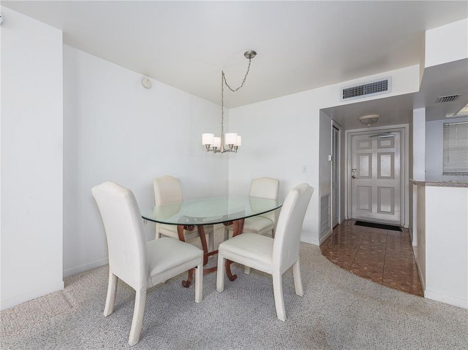 Active With Contract: $2,200 (2 beds, 2 baths, 1605 Square Feet)