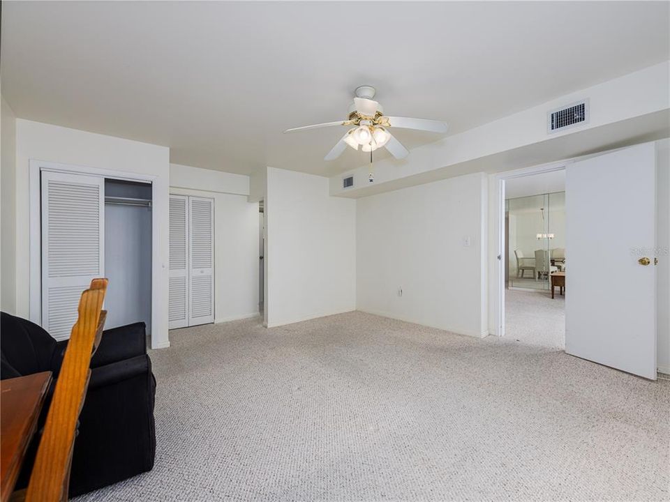 Active With Contract: $2,200 (2 beds, 2 baths, 1605 Square Feet)