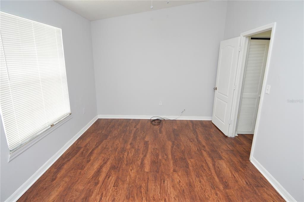 Active With Contract: $1,650 (2 beds, 2 baths, 1140 Square Feet)