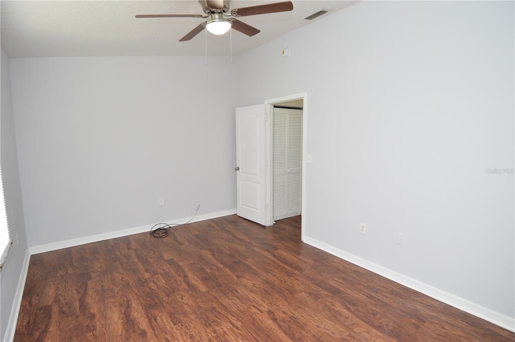 Active With Contract: $1,650 (2 beds, 2 baths, 1140 Square Feet)