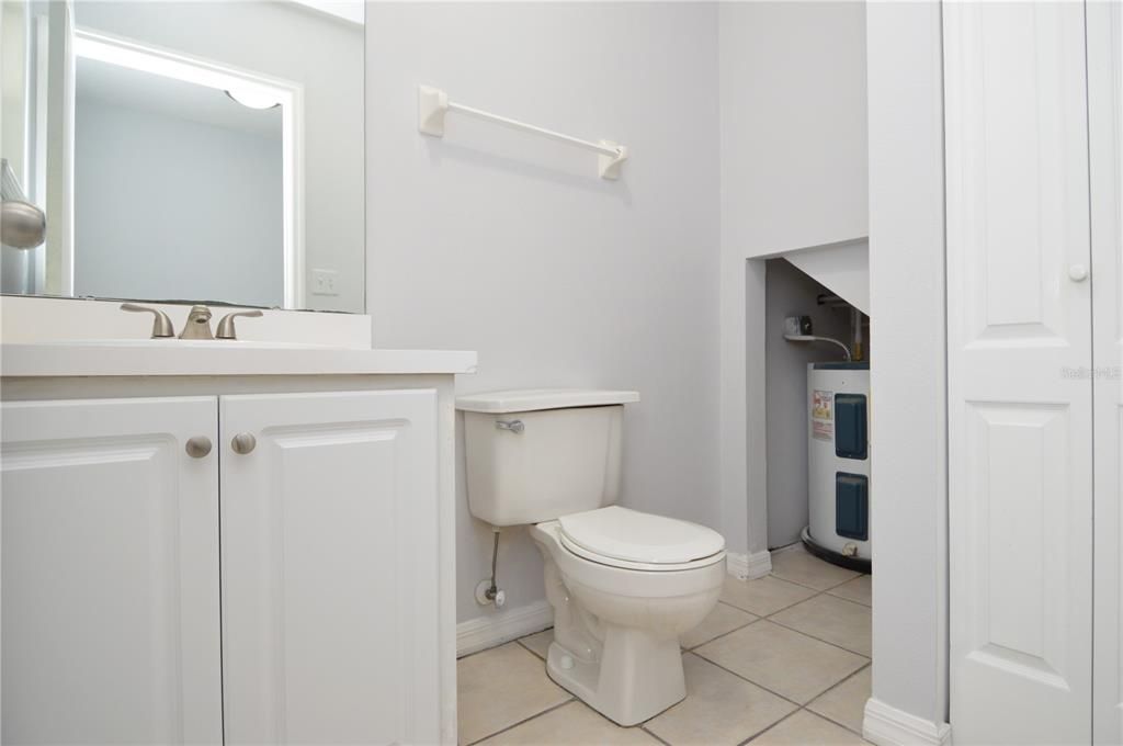 Active With Contract: $1,650 (2 beds, 2 baths, 1140 Square Feet)