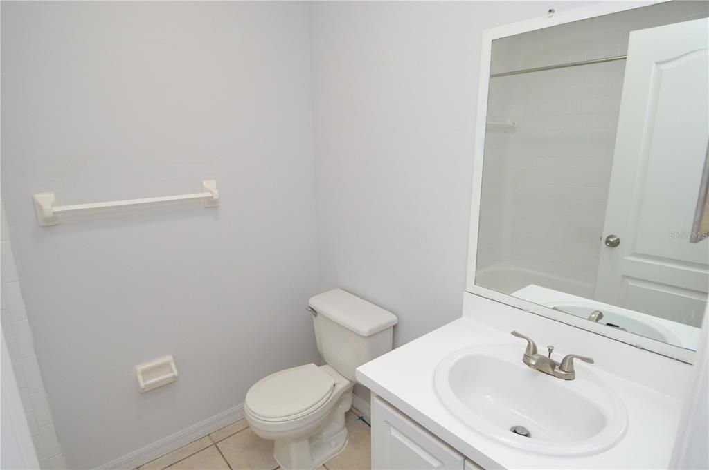 Active With Contract: $1,650 (2 beds, 2 baths, 1140 Square Feet)