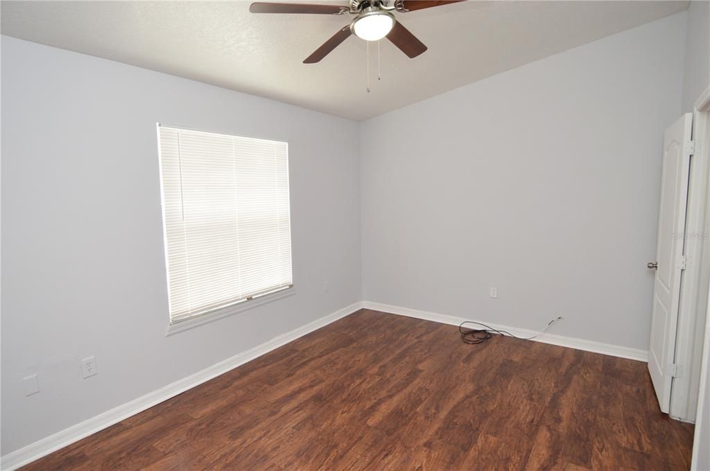 Active With Contract: $1,650 (2 beds, 2 baths, 1140 Square Feet)