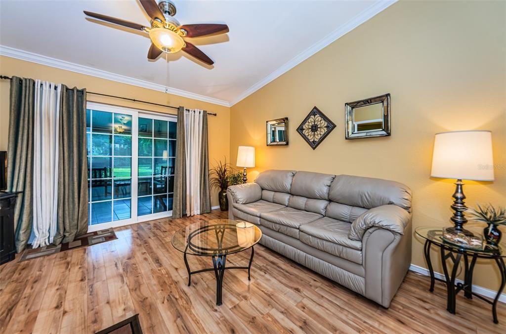 Living Dining Area